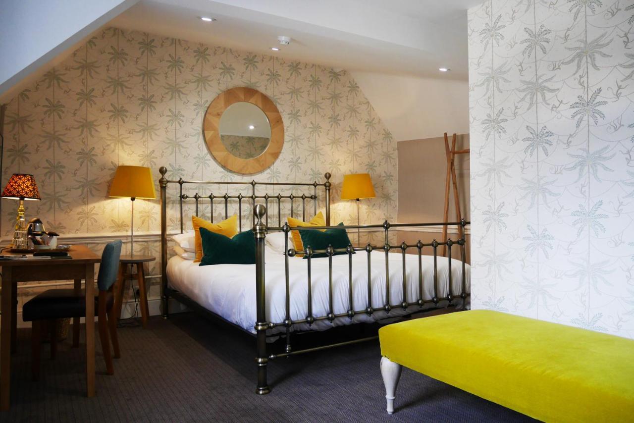 The Fleece Hotel Уитни Екстериор снимка