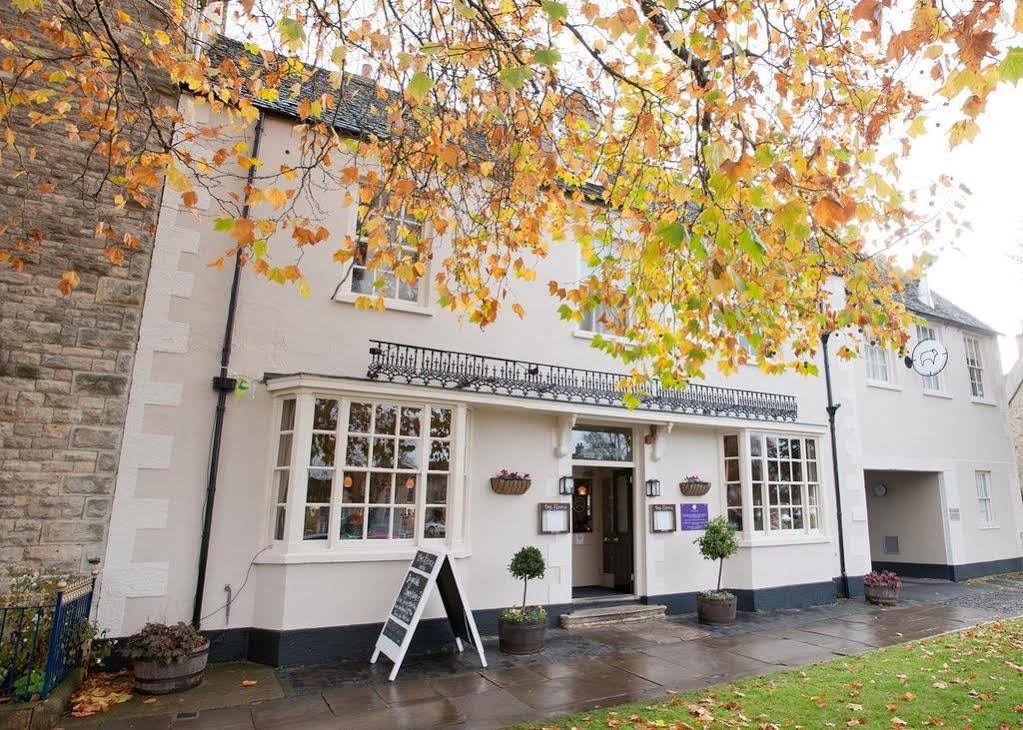 The Fleece Hotel Уитни Екстериор снимка