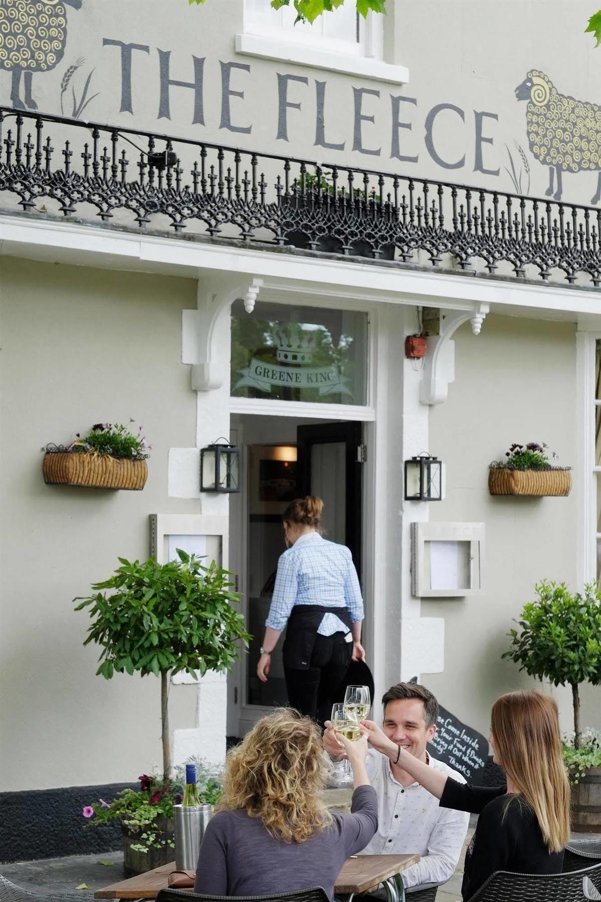 The Fleece Hotel Уитни Екстериор снимка